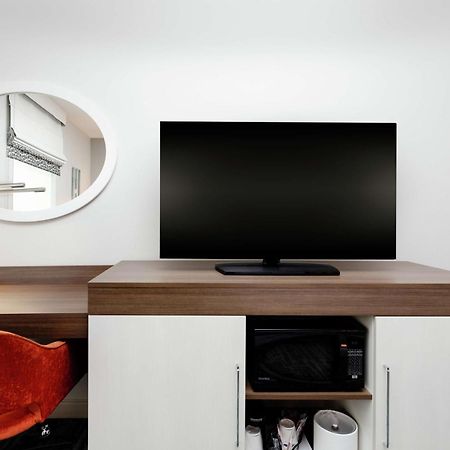 Hampton Inn Акуърт Екстериор снимка