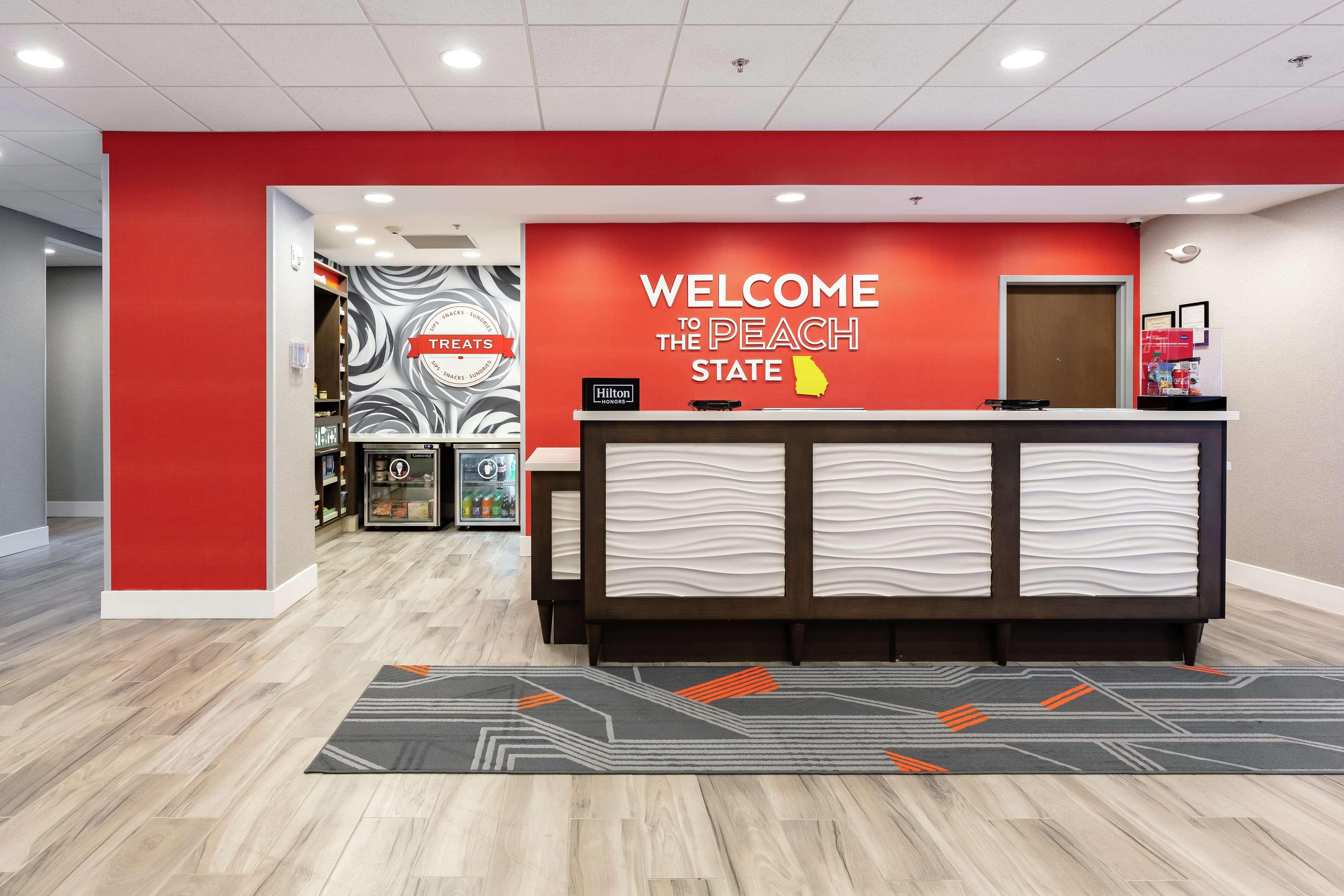 Hampton Inn Акуърт Екстериор снимка