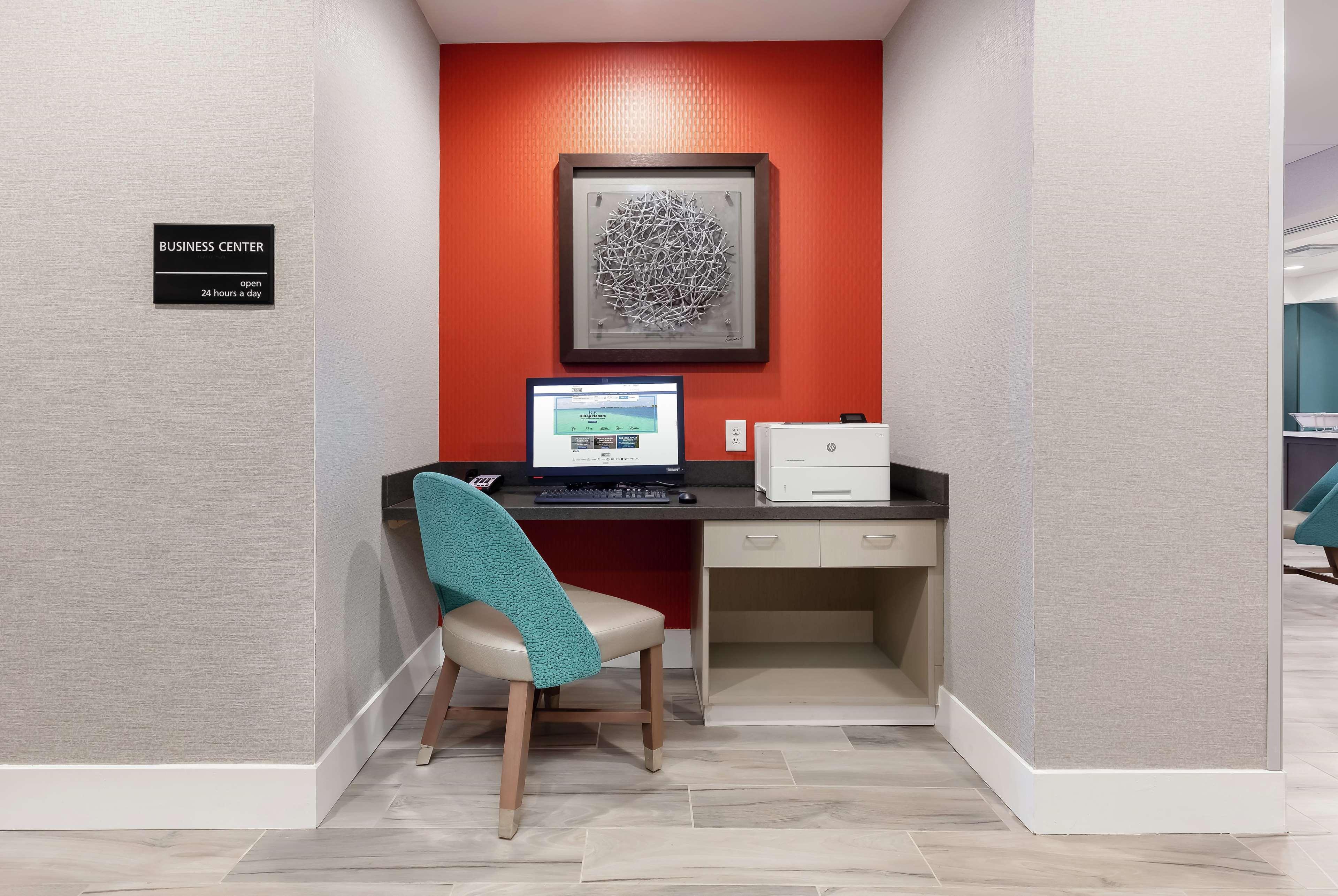 Hampton Inn Акуърт Екстериор снимка