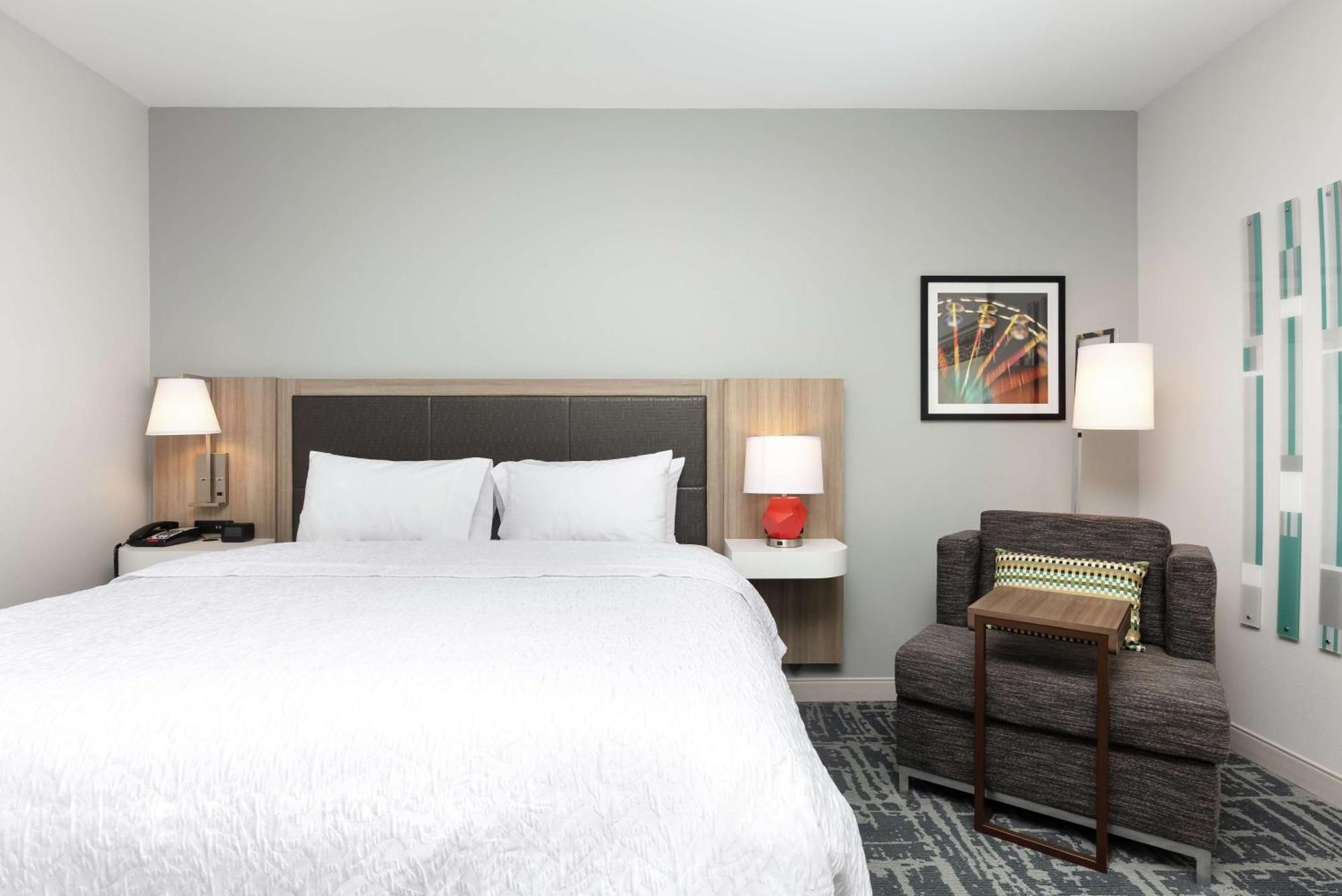 Hampton Inn Акуърт Екстериор снимка