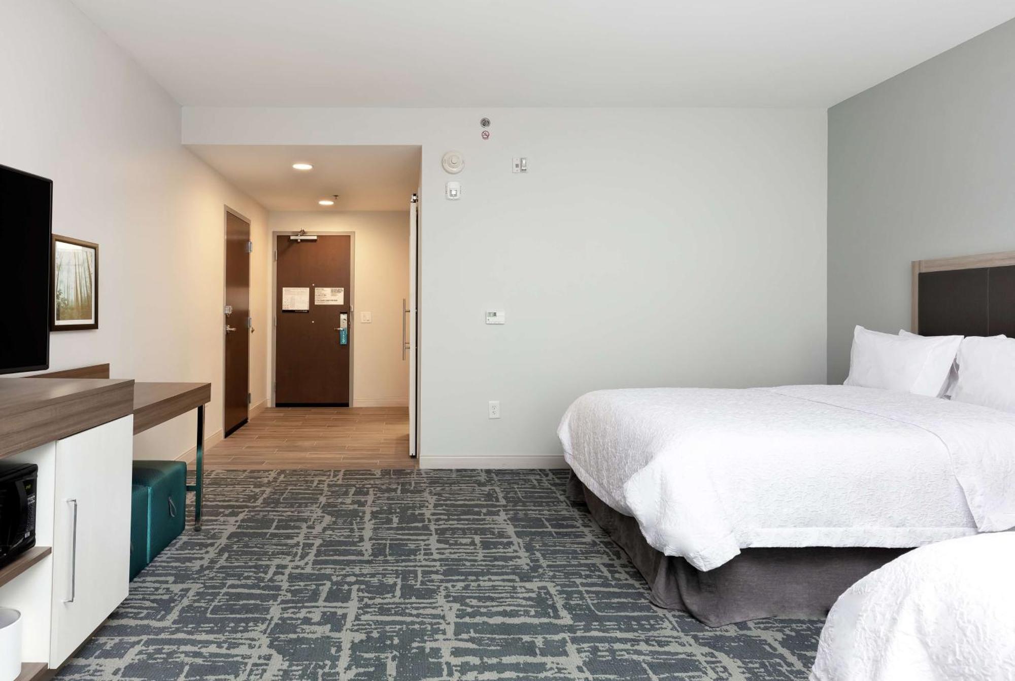 Hampton Inn Акуърт Екстериор снимка